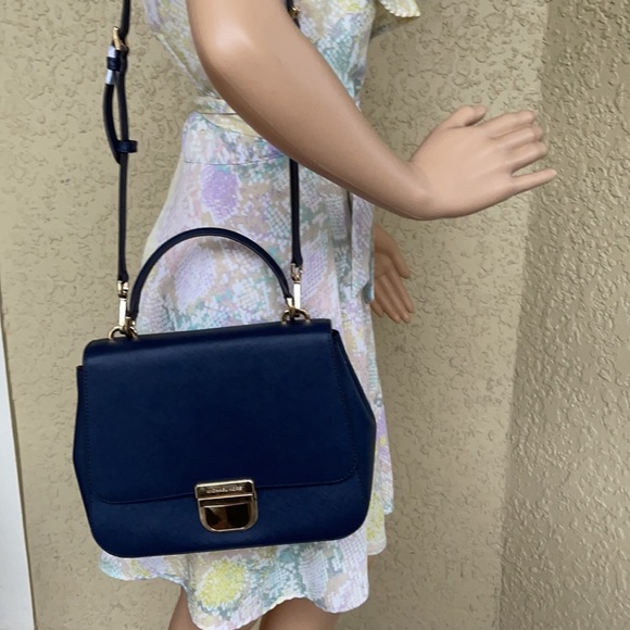 Michael Kors Bridgette MD TH Messenger Navy - Picture 15 of 16